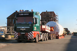 Kahl,Transport einer Trocknertrommel fr den Export , Australia Strae 2011