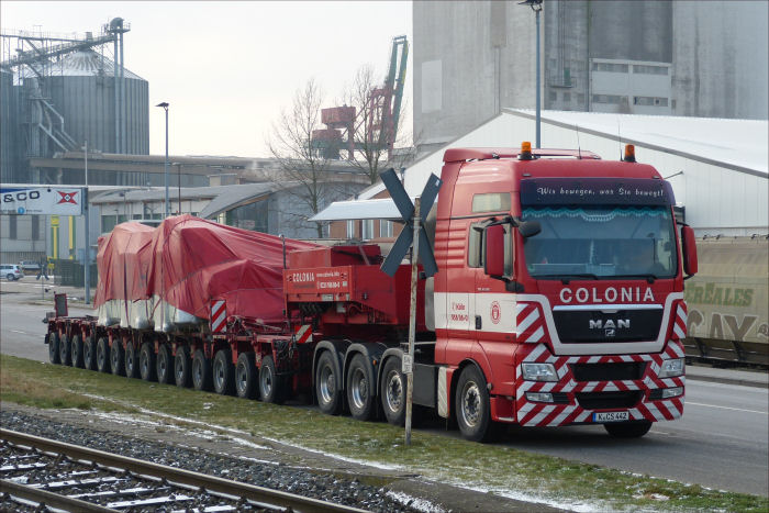 Colonia, MAN 41.540 TGX mit MAschinenteil Transport, Januar 2014 Wallmannkai Hamburg Wilhelmsburg