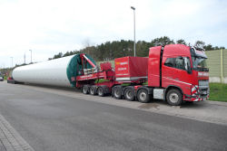 Trans Annaberg Wisiollek Volvo FH 05 750 8x4 mit Nooteboom Mega Windmilltransporter und WEA Turmsektion