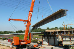 Brckenbinder Montage in HH Billwerder Moorfleet , LTM 1400 Krandienst Schulz, Sommer 2007