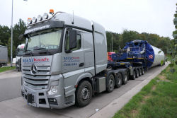 Maxikraft MB 4163 Actros SLT mit Goldhofer 4-6 Rohradapterkombination, leer und mit Ladung