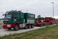 Kahl Schwerlast, MB 4165 Actros Titan mit Greiner K 600 Kesselbrcke auf Leerfahrt . Ende September 2016, Rasthof Brunautal Ost