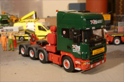 Kahl Schwerlast Scania 164 G 580 8x4 mit 4 achs von WSI Models