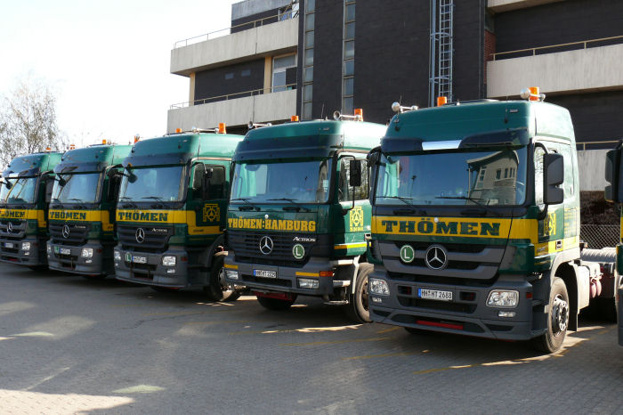 Th�men Zugmaschinen, 3 Generationen MB Actros, Fr�hjahr 2010, Stenzelring, Betriebsplatz