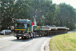 Transport von 200 t schweren Brückenteilen für die S Bahnbrücke an der Landwehr , 2003