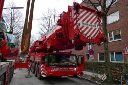 Megalift  Liebherr LTM 11200-9.1 bei einem Einsatz in HH Barmbek, Januar 2020