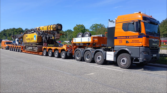 Titschkus & Wittrock, aktueller Tiefladertransport mit AArsleff Ramme