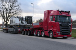 Plakinger Spezialtransporte Scania S 770 mit  Liebherr R 9100 Transport