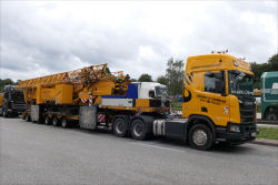 Gr�ser Eschbach Transport Spierings SK 2400 R Raupen Mobilbaukran